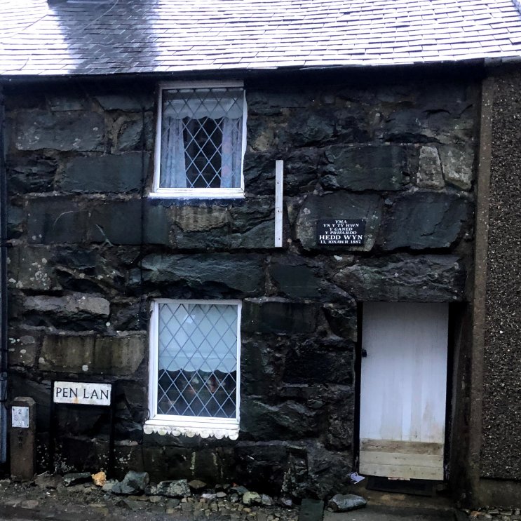 Hedd Wyn a Welsh-language poet was born in this house on 13 January 1887 (as Ellis Humphrey Evans) 