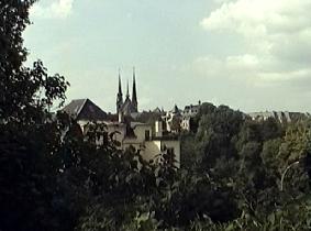 A view to the Cathedrale to the Blessed Virgin in the city center (July 1999)