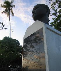 Newest malecon statue - ngel Rodrguez Cristbal is watching over the Caribbean Sea (April 2006)