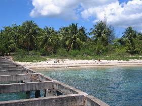 Snorkeling under the old pier in Esperanza (April 2006)