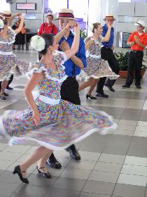 Dancers at the airport (July 2006)