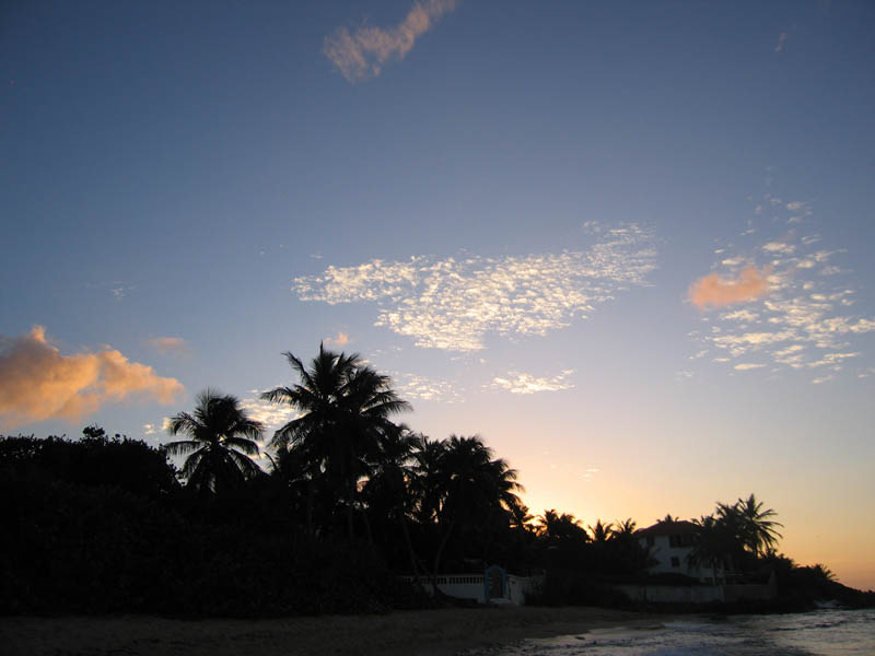 Clouds over La Chata beach (December 2006)
