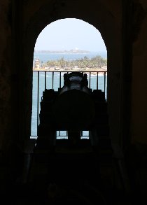 One of the guns guarding the entrance to San Juan Bay (July 2009)