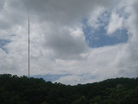 Transmitter mast on the opposite hill (June 2010)