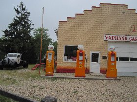 Retro gas pump (June 2011)