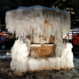 Frozen fountain in Bryant Park (December 2017)