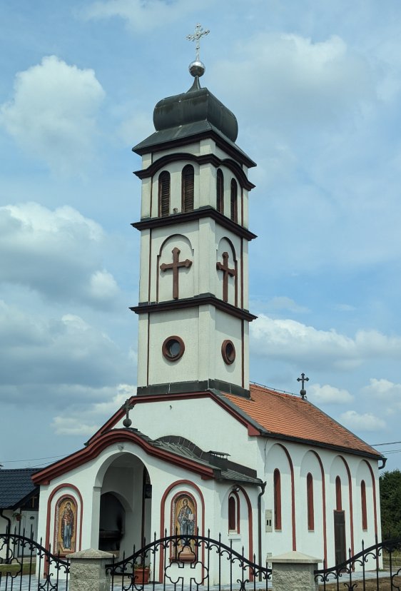 In Bosnia, orthodox churches and mosques alternate (August 2024)