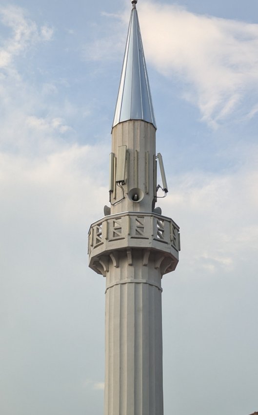 Technology everywhere - loudspeakers for muezzin calls and cell phone antennas on top of the minaret (August 2024)